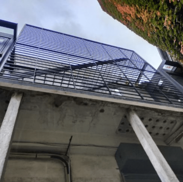 CRD CARRELAGE FAIENCE DALLAGE TOURS GARDE CORPS 2