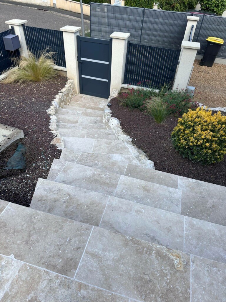 Crd CARRELAGE FAIENCE DALLAGE TOURS PAGE PRESENTATION CRD REALISATION 1